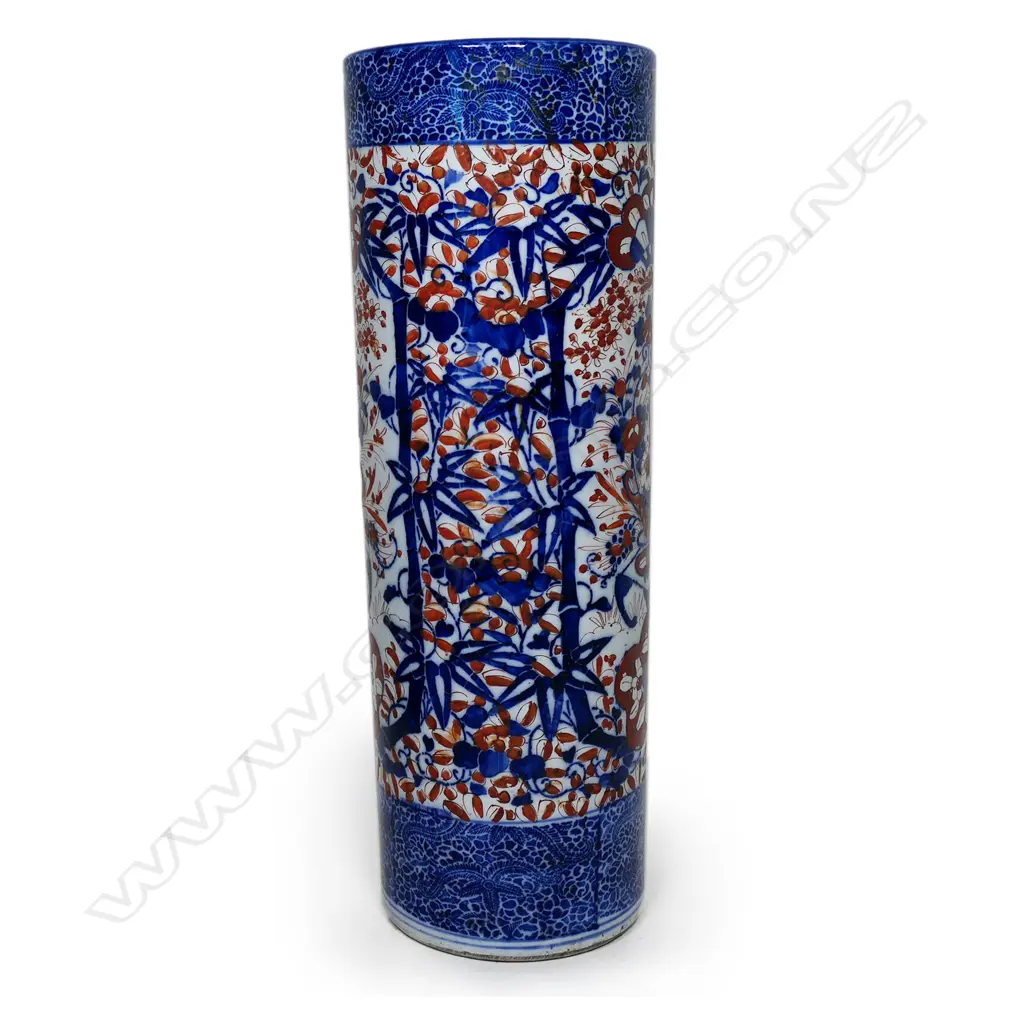 A large tall hand-painted Imari stick and umbrella stand, Image 1++