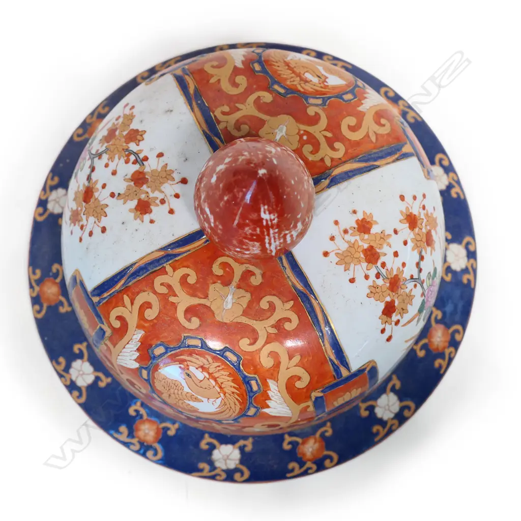 A  pair of very large 20thC Imari hand painted lidded urns, Image 1++