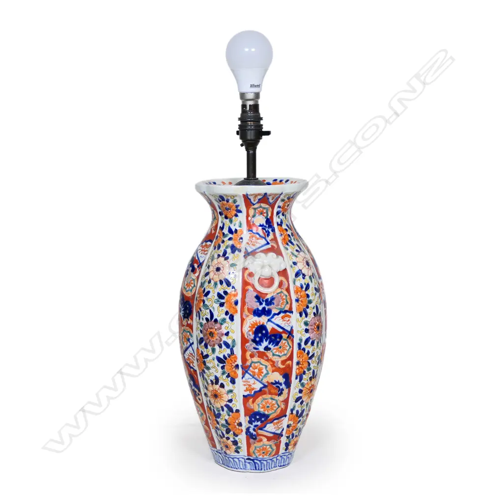 A hand-painted Imari lamp base, Image 1++