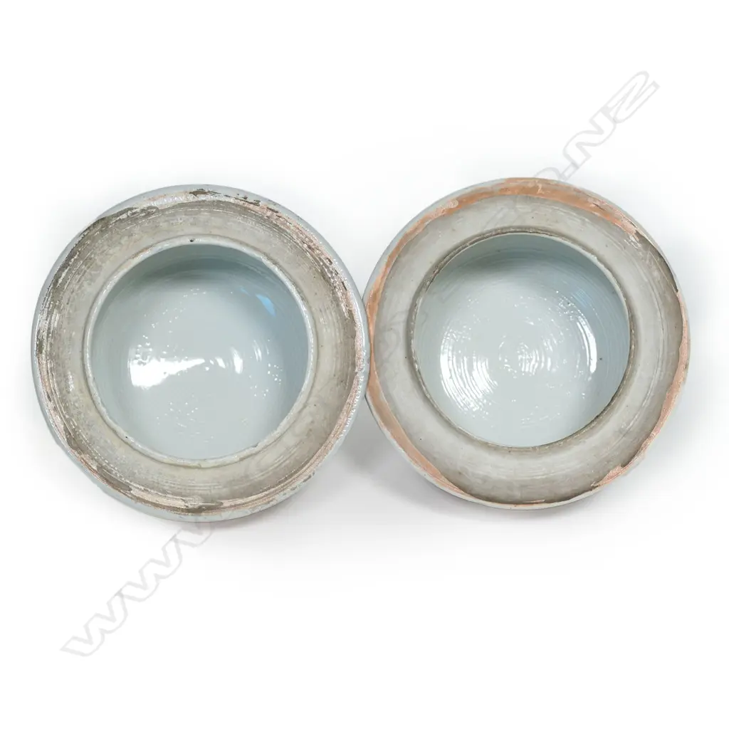 A pair of c.1900 hand-painted Imari lidded vases, Image 1++
