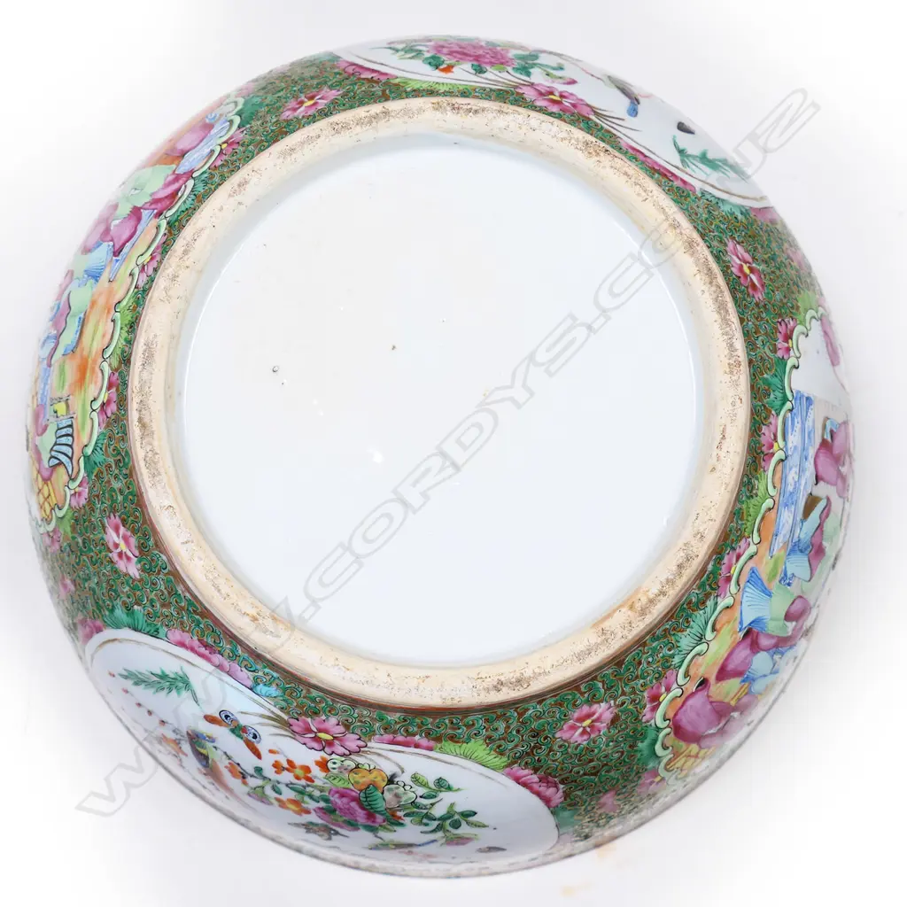 A large 19thC Canton famille rose bowl, Image 1++