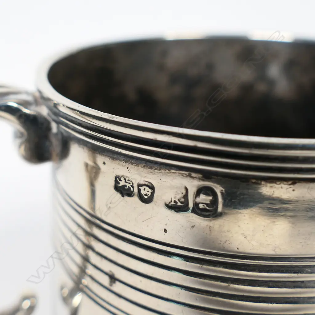 A Geo. IV silver christening mug, Image 1++