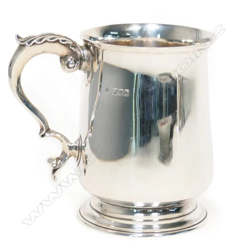 An Edwardian silver baluster mug, Image 1++