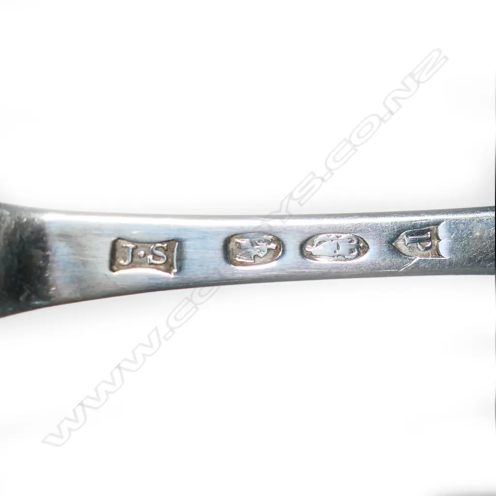 A harlequin set of six Geo. III Irish silver Celtic Point tablespoons, Image 1++