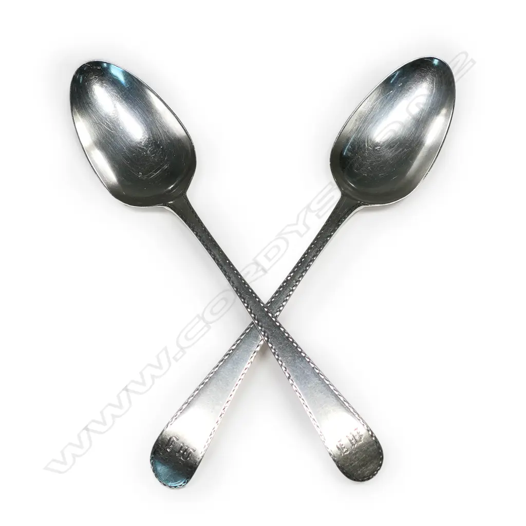 A pair of Geo.III silver bottom mark tablespoons, Image 1++