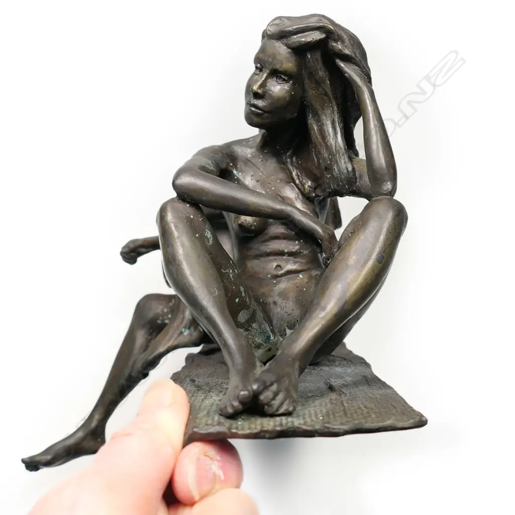 New Zealand sculptor unknown, Image 1++