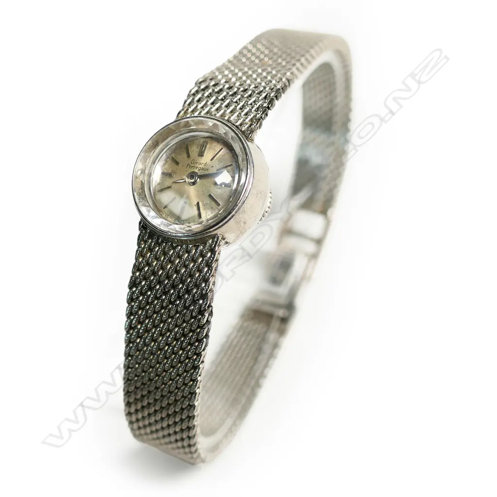 A 18ct white gold Girard Perregaux ladies wristwatch, Image 1++