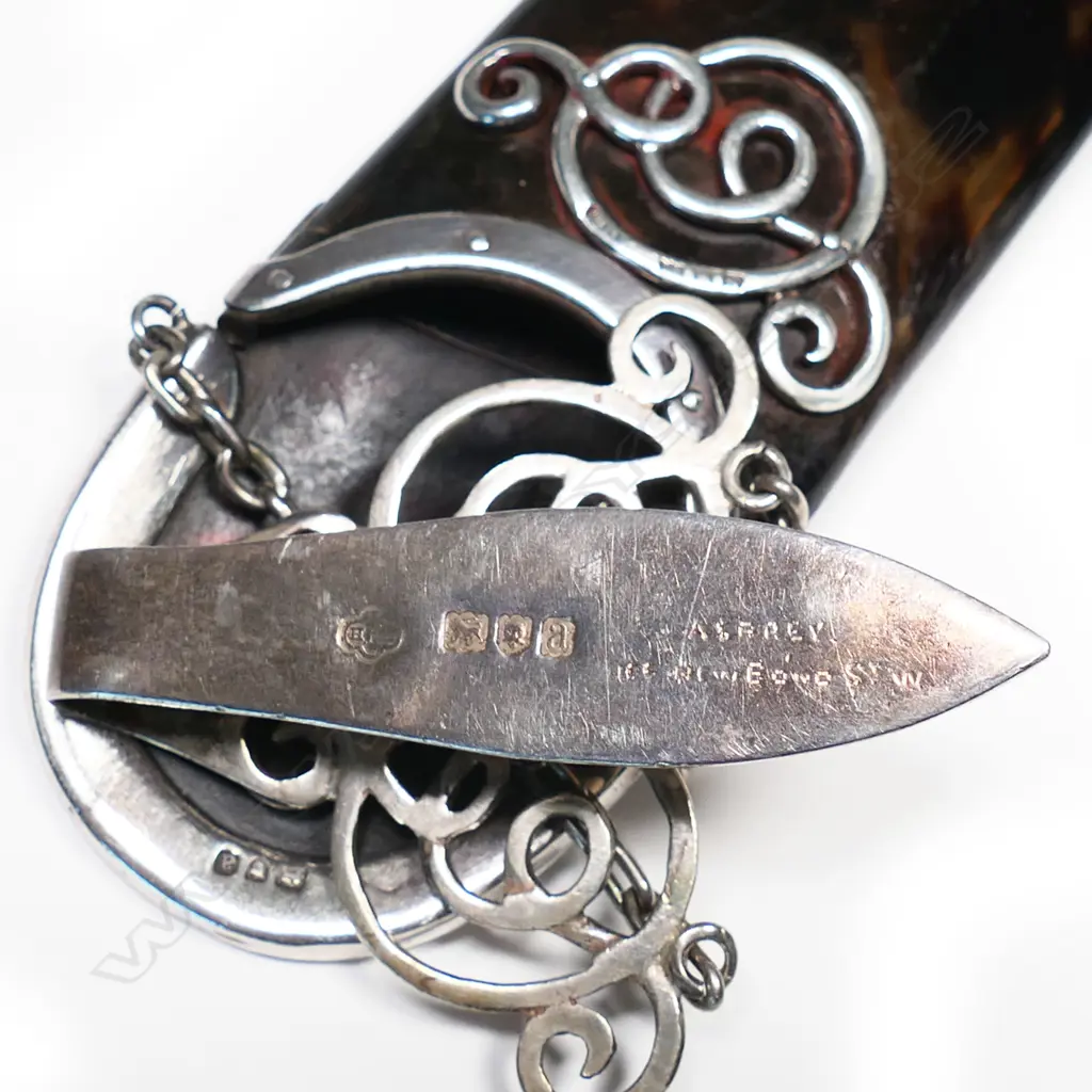 A late Victorian silver and tortoiseshell chatelaine spectacle case, Image 1++