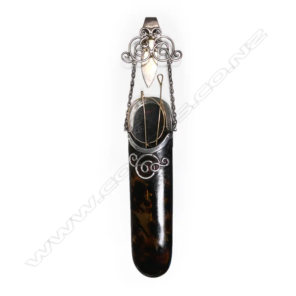 A late Victorian silver and tortoiseshell chatelaine spectacle case, Image 1++