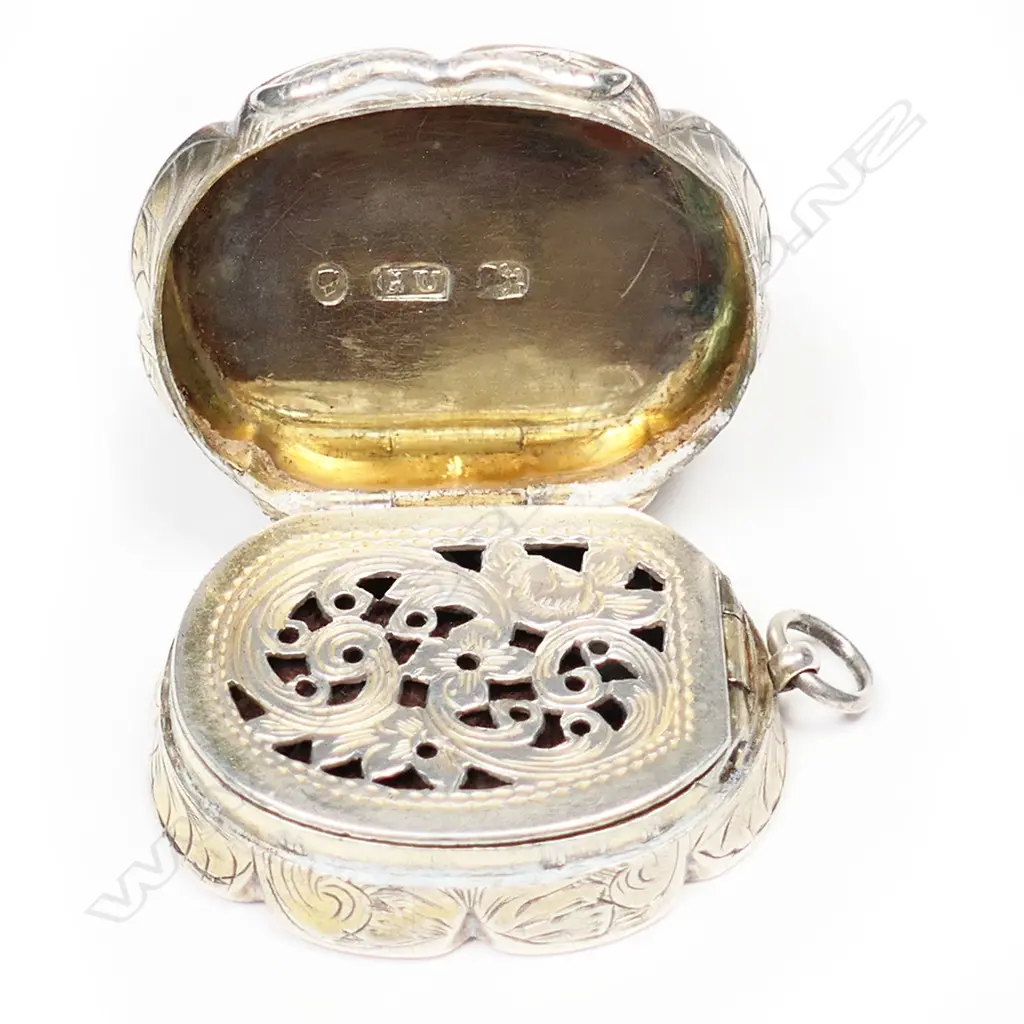 A Victorian silver vinaigrette, Image 1++