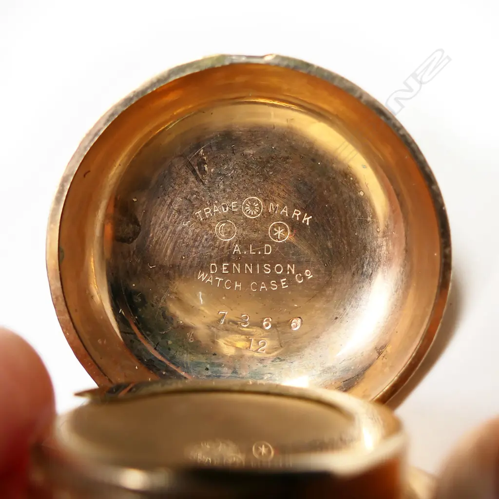 A quality  c.1900 rolled gold engraved sovereign case, Image 1++
