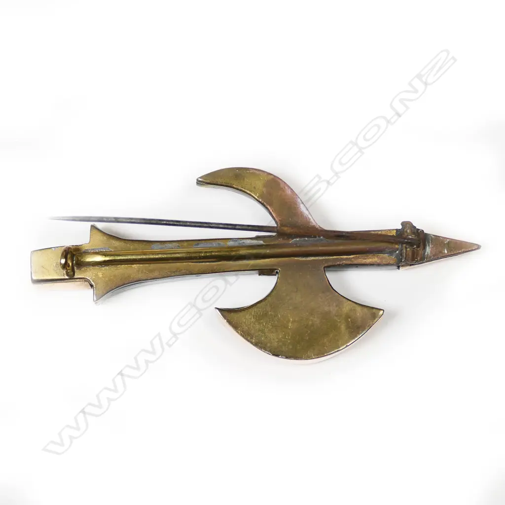 A colonial 9ct rose gold and pounamu (Marsden Flower) brooch, Image 1++