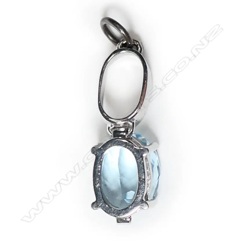 18ct WHITE GOLD & AQUAMARINE BRACELET & MATCHING PENDANT 19.84gms... Image 1++
