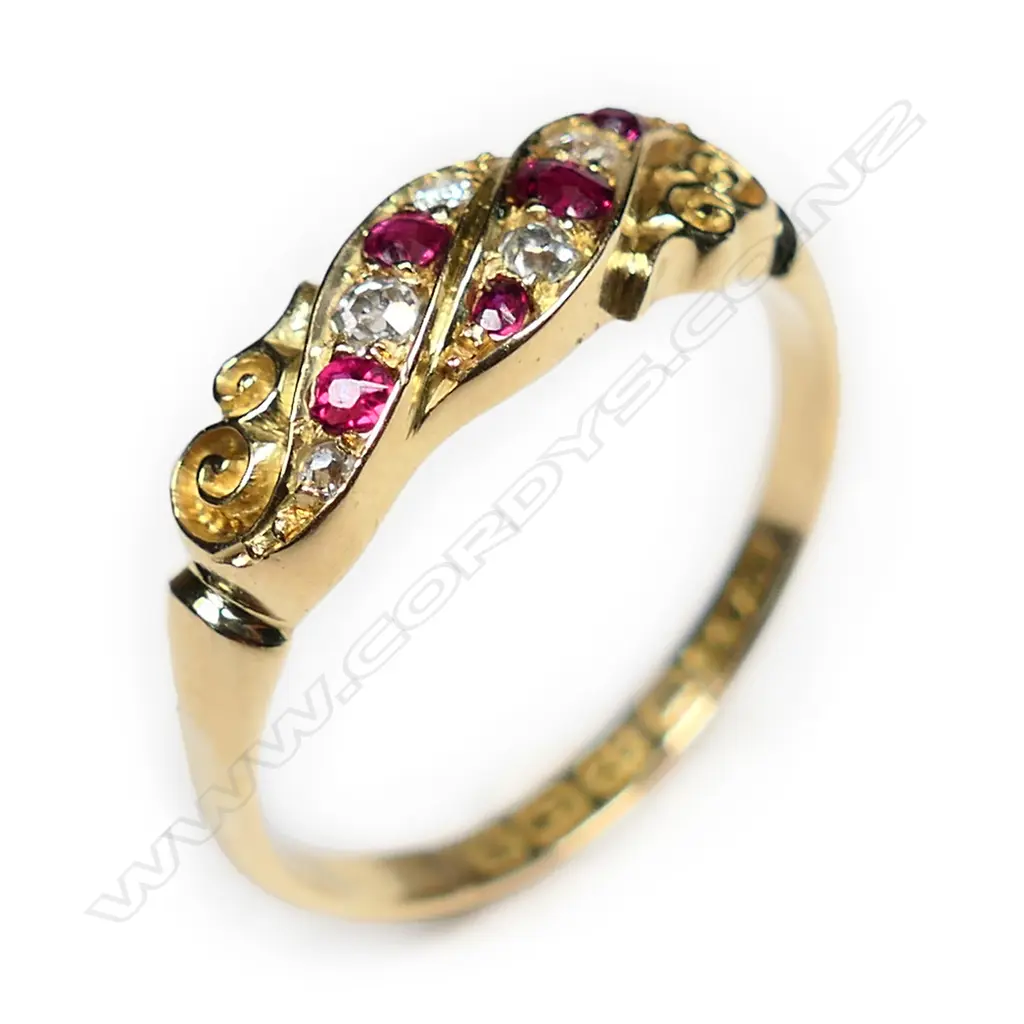 A Victorian 18ct gold ruby and diamond ring, Image 1++