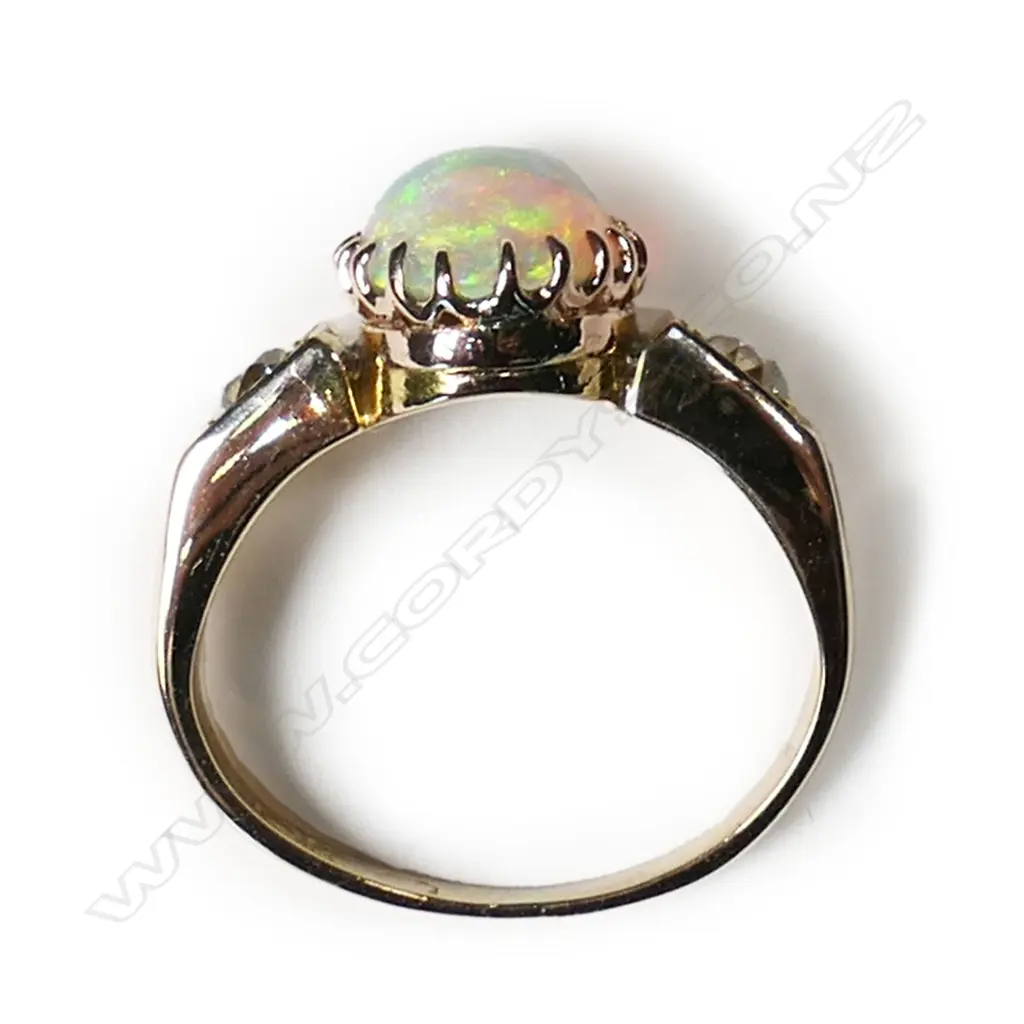 An estate 18ct yellow gold opal and diamond ring, Image 1++