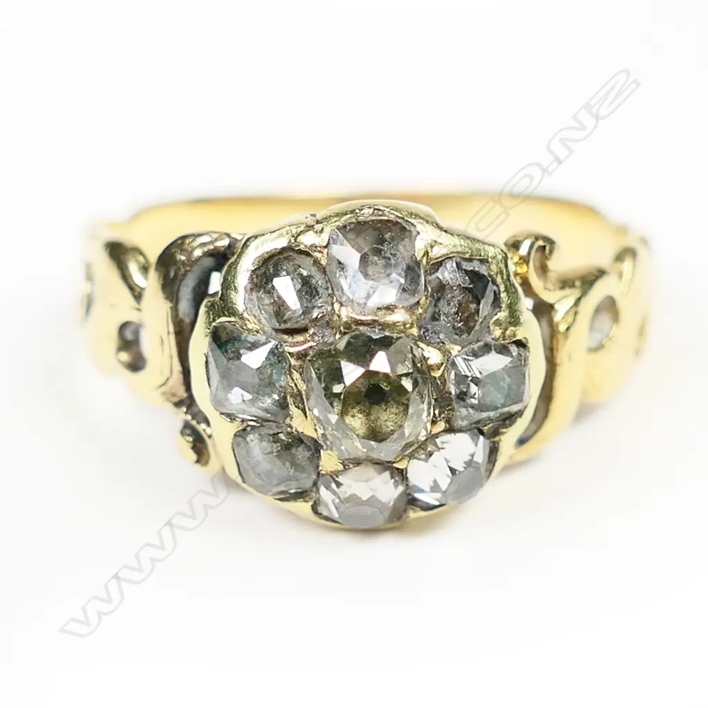 A 19thC 15ct yellow gold and diamond cluster ring, Image 1++