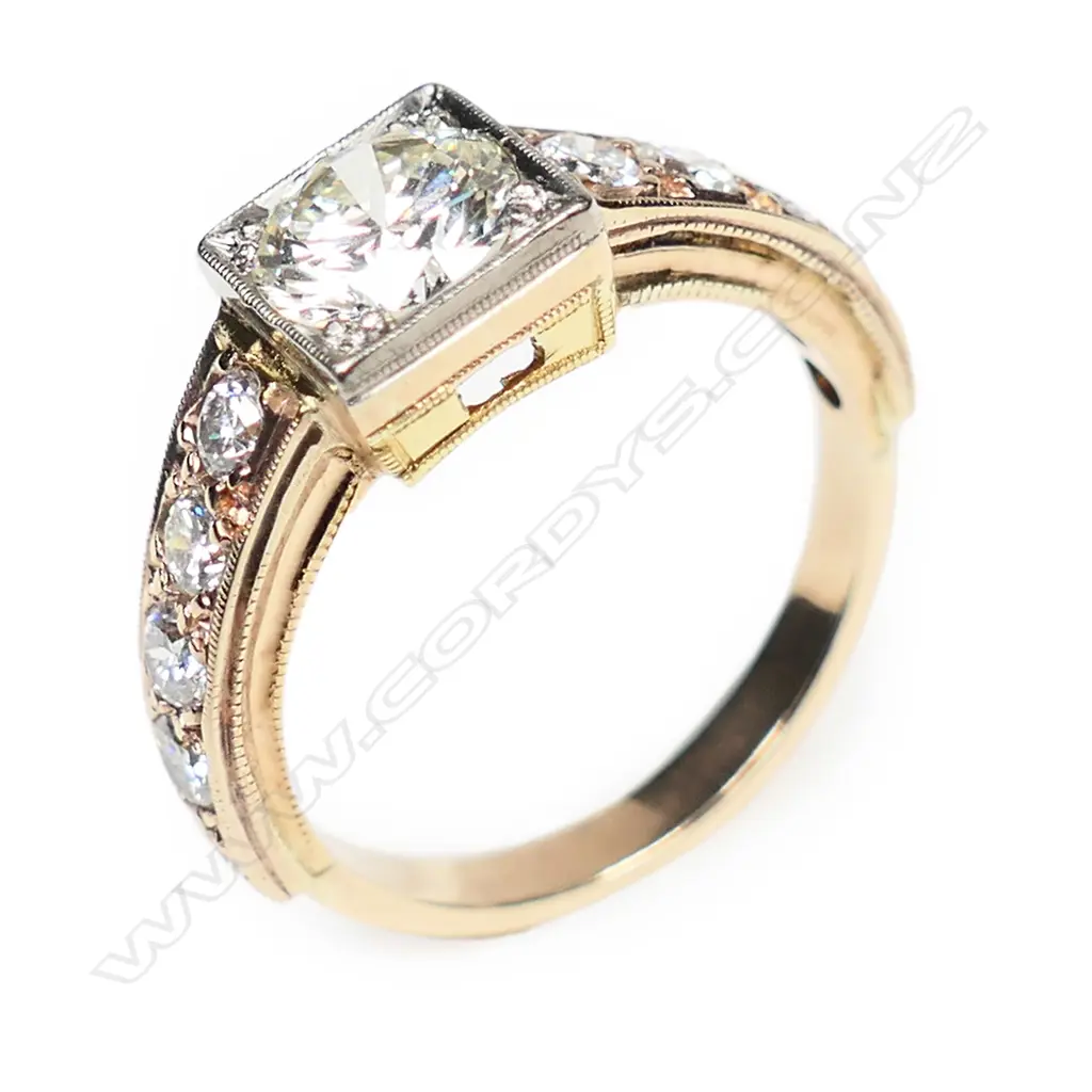 An estate 9ct pink gold and diamond ring, Image 1++