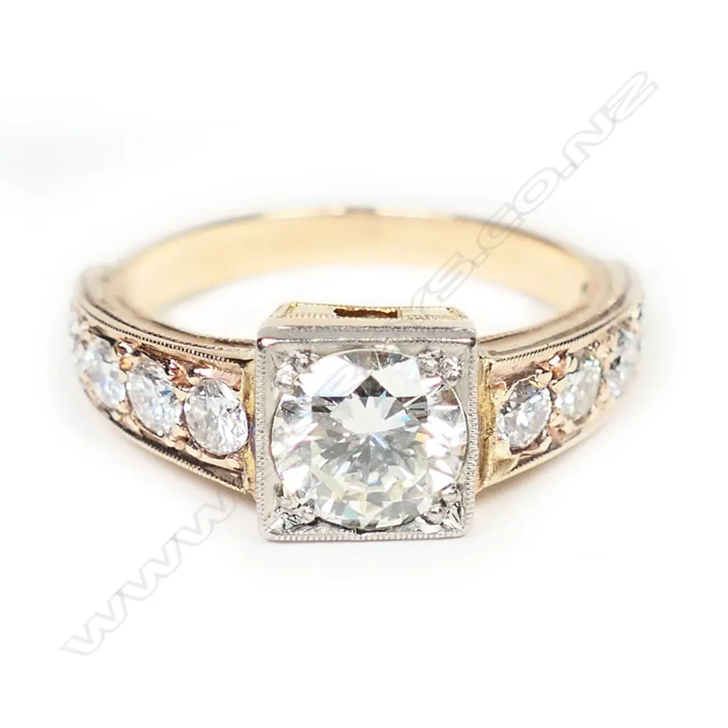 An estate 9ct pink gold and diamond ring, Image 1++