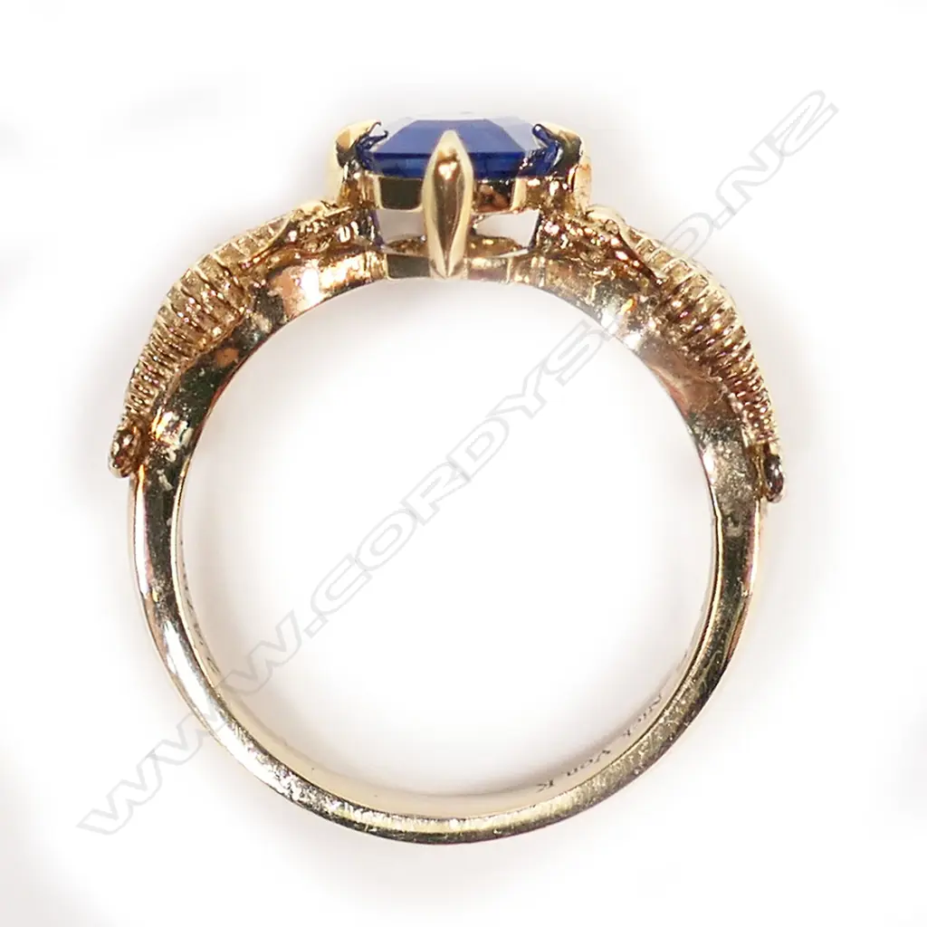 9ct gold and sapphire Nick Von K ring, Image 1++