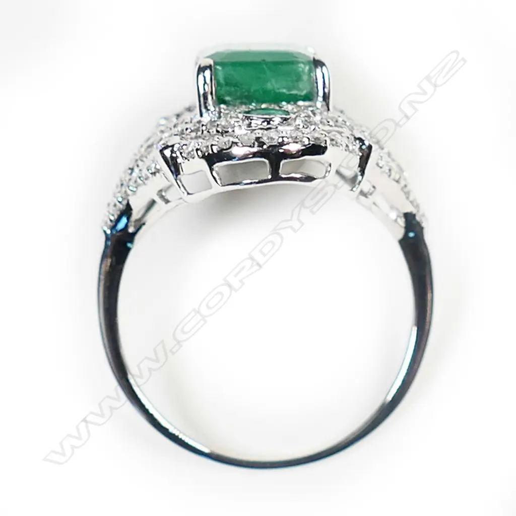 A 14ct white gold emerald and diamond Art Deco style ring, Image 1++
