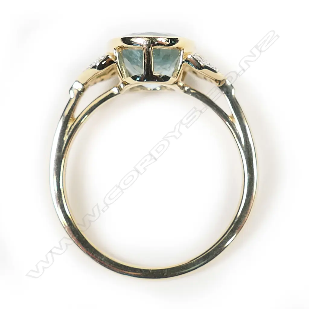 A 14ct gold aquamarine and diamond Art Deco style ring, Image 1++