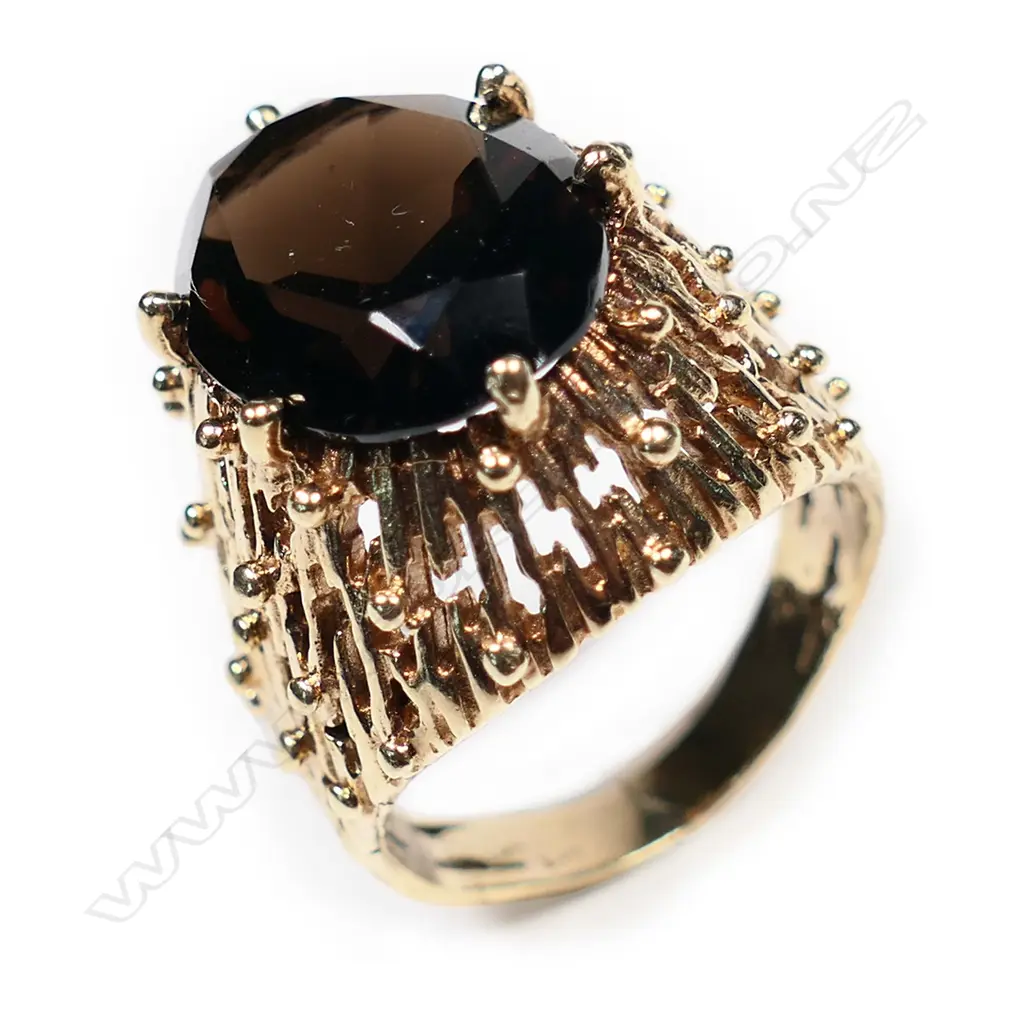A retro 9ct gold and smoky quartz ring, Image 1++