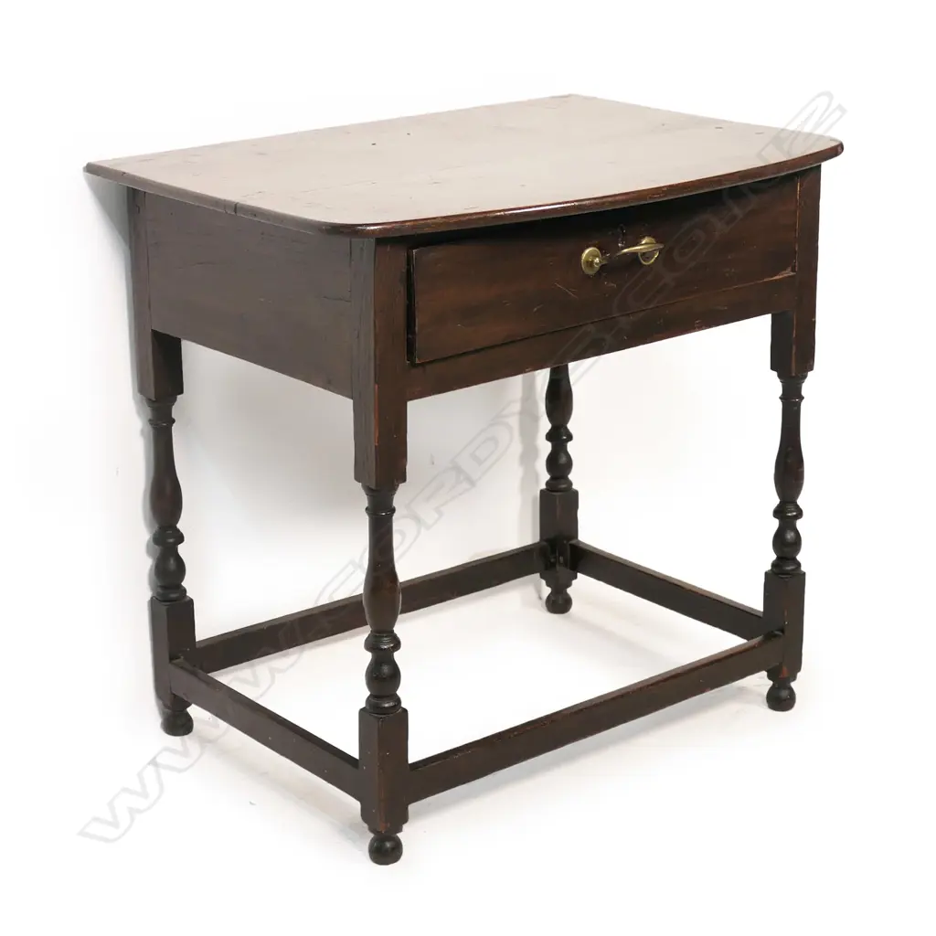 A 19thC oak side table with single drawer, Image 1++