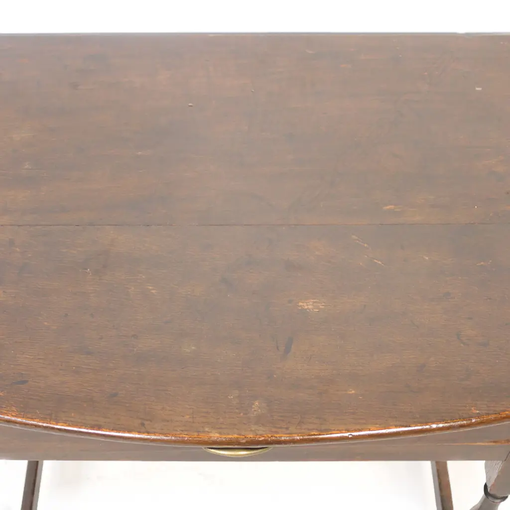 A 19thC oak side table with single drawer, Image 1++
