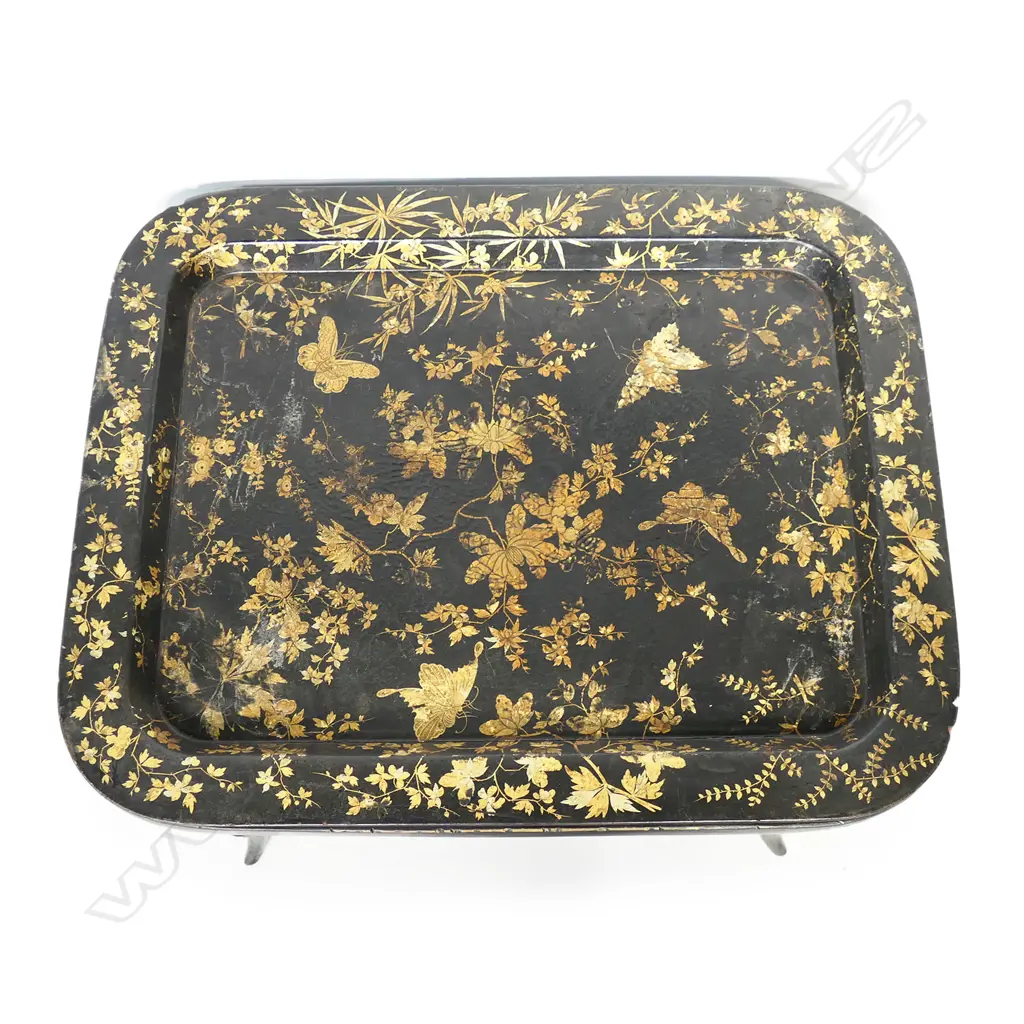 A Victorian paper mâché tray top table, Image 1++