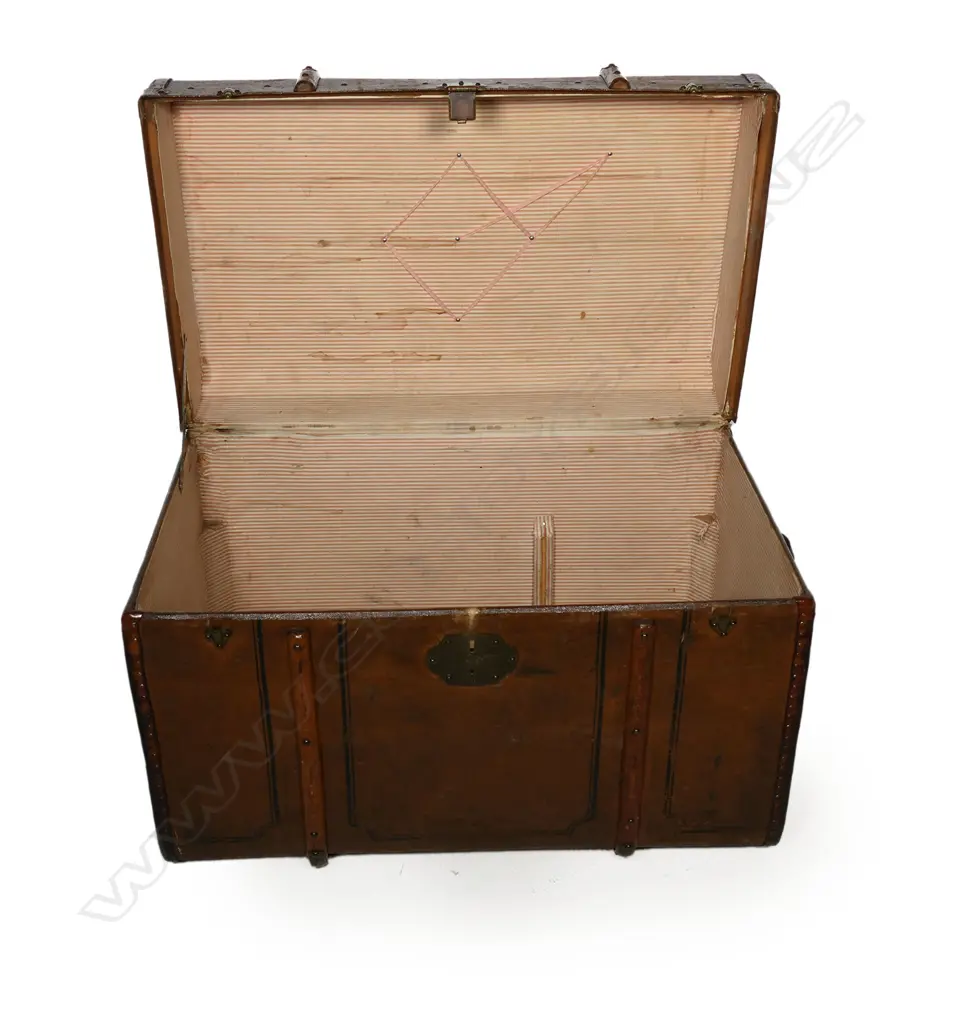 A  c.1900 canvas covered travel trunk, Image 1++
