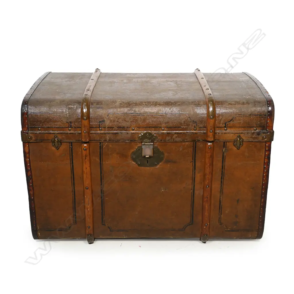 A  c.1900 canvas covered travel trunk, Image 1++
