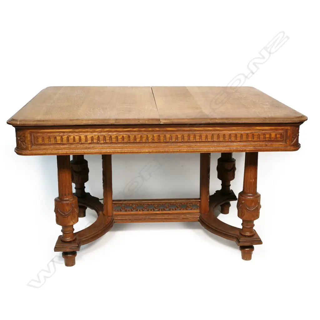 A  c.1900 French style oak extension dining table, Image 1++