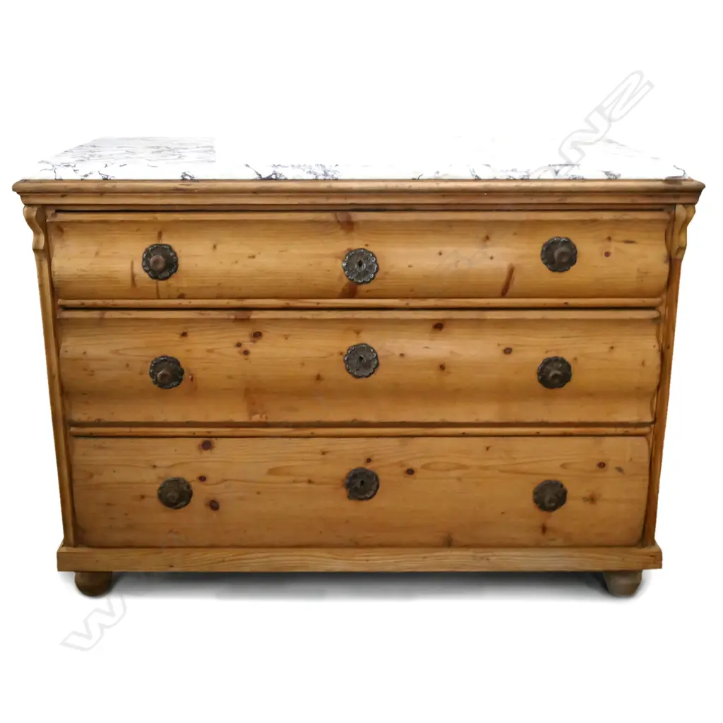 A 19thC European three drawer commode, Image 1++