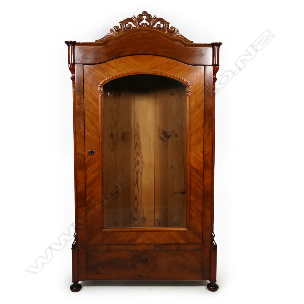 A 19thC French mahogany glazed display cabinet, Image 1++