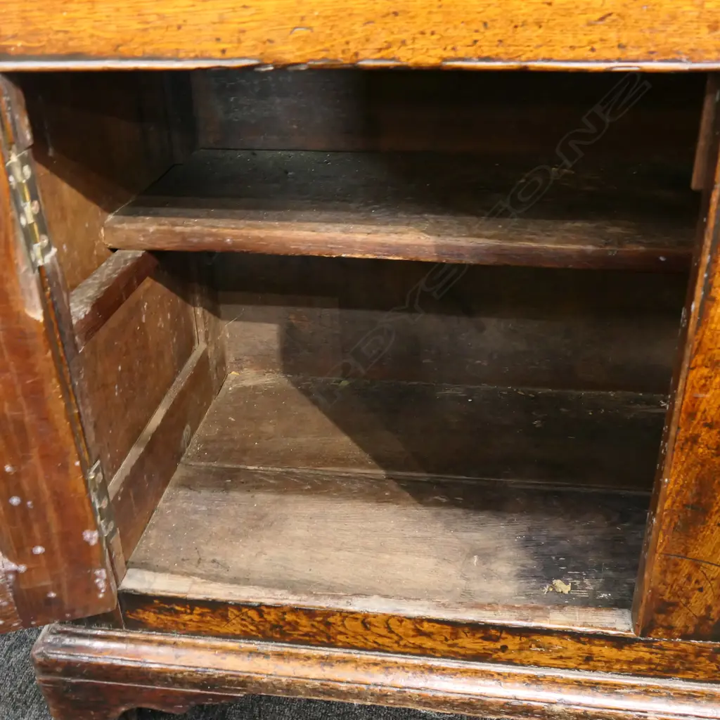 A good 18thC Oak rack back dresser, Image 1++