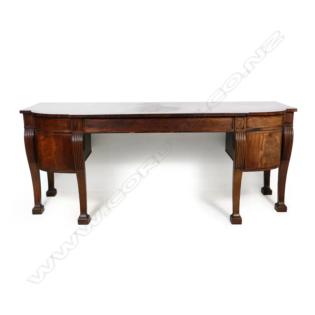 An impressive Regency mahogany sideboard, Image 1++