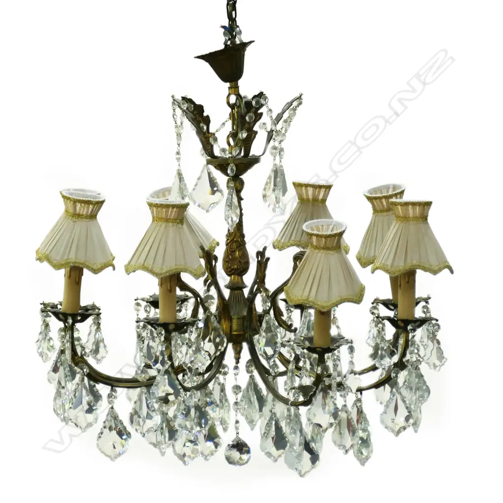 A mid 20thC French style ormolu chandelier, Image 1++