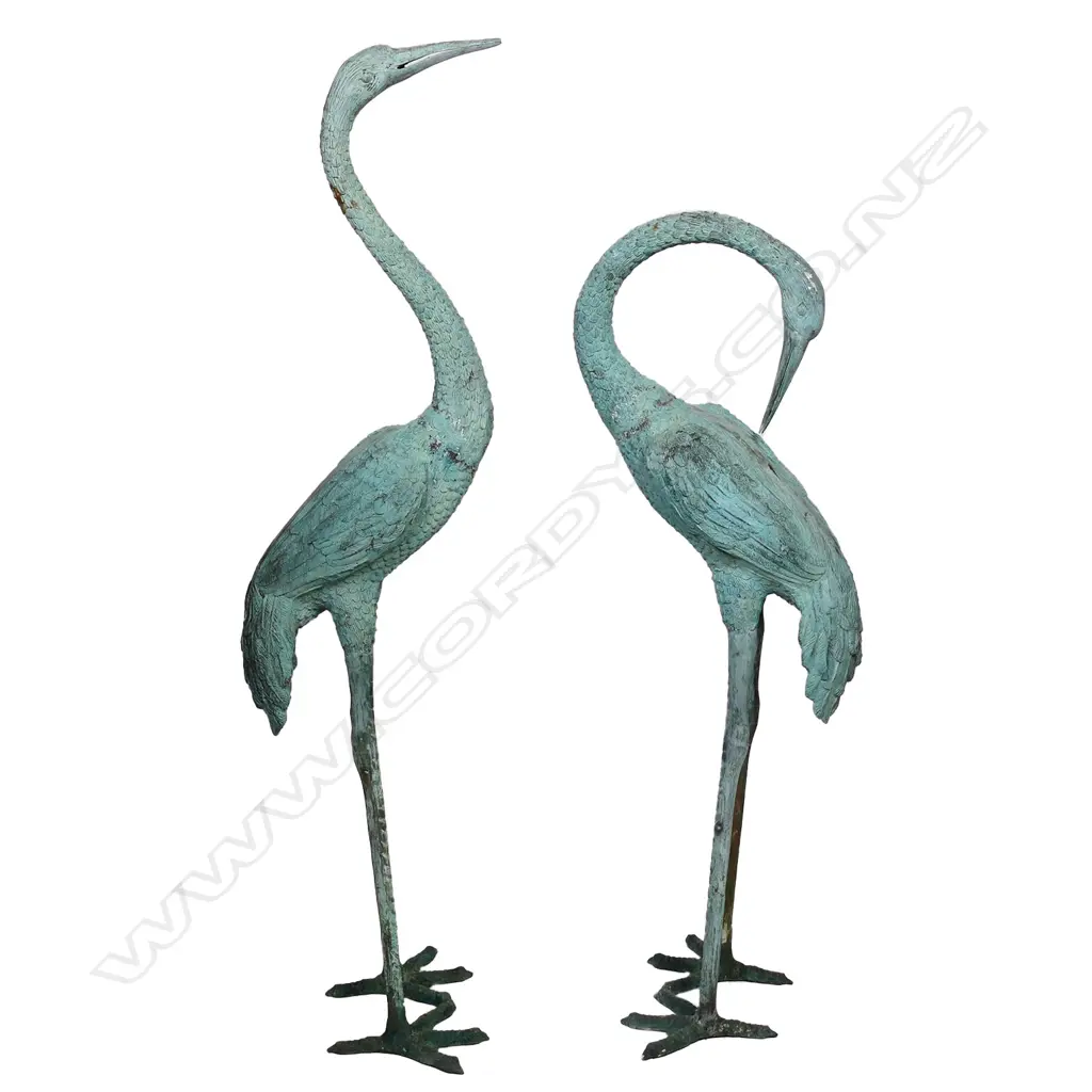 A pair of bronze storks, Image 1++