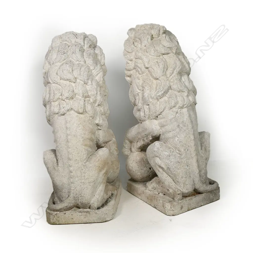 A pair of Portland stone lions, Image 1++