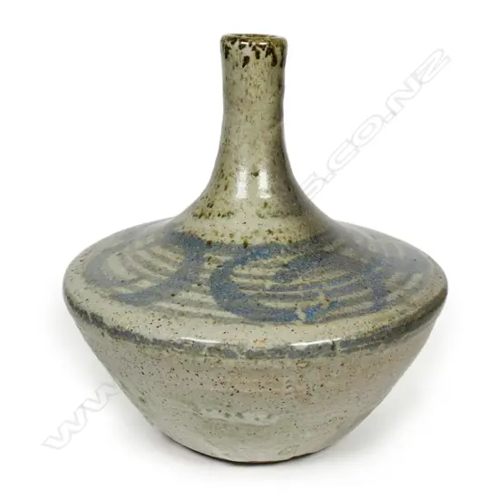 Doreen Blumhardt 1970s squat circular vase,