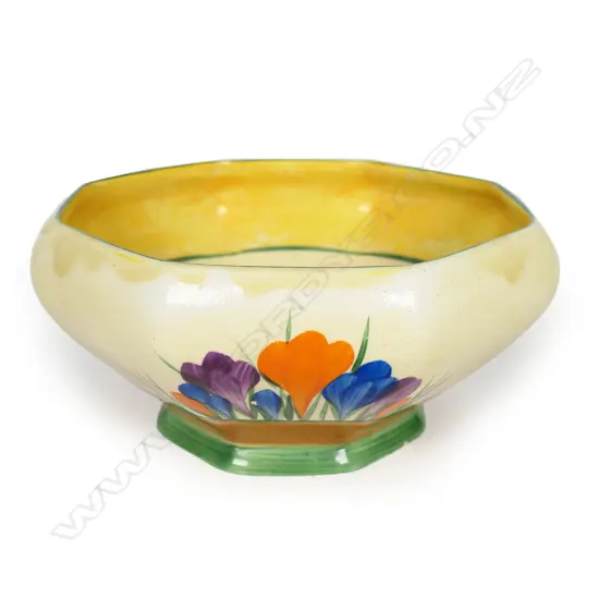 Clarice Cliff 'Bizarre'octagonal bowl,