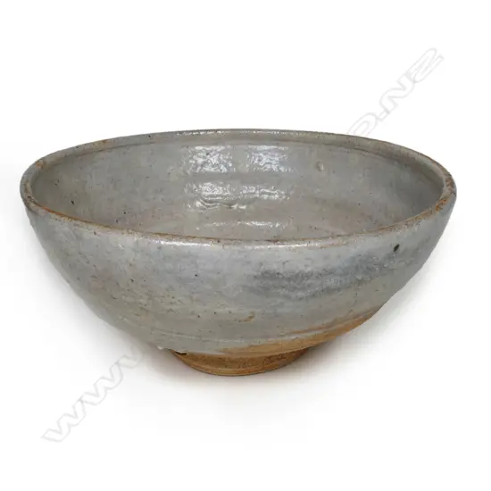 A Len Castle pottery bowl,