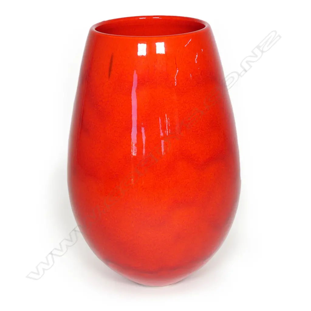 Peter Collis large red glaze vase, Image 1++