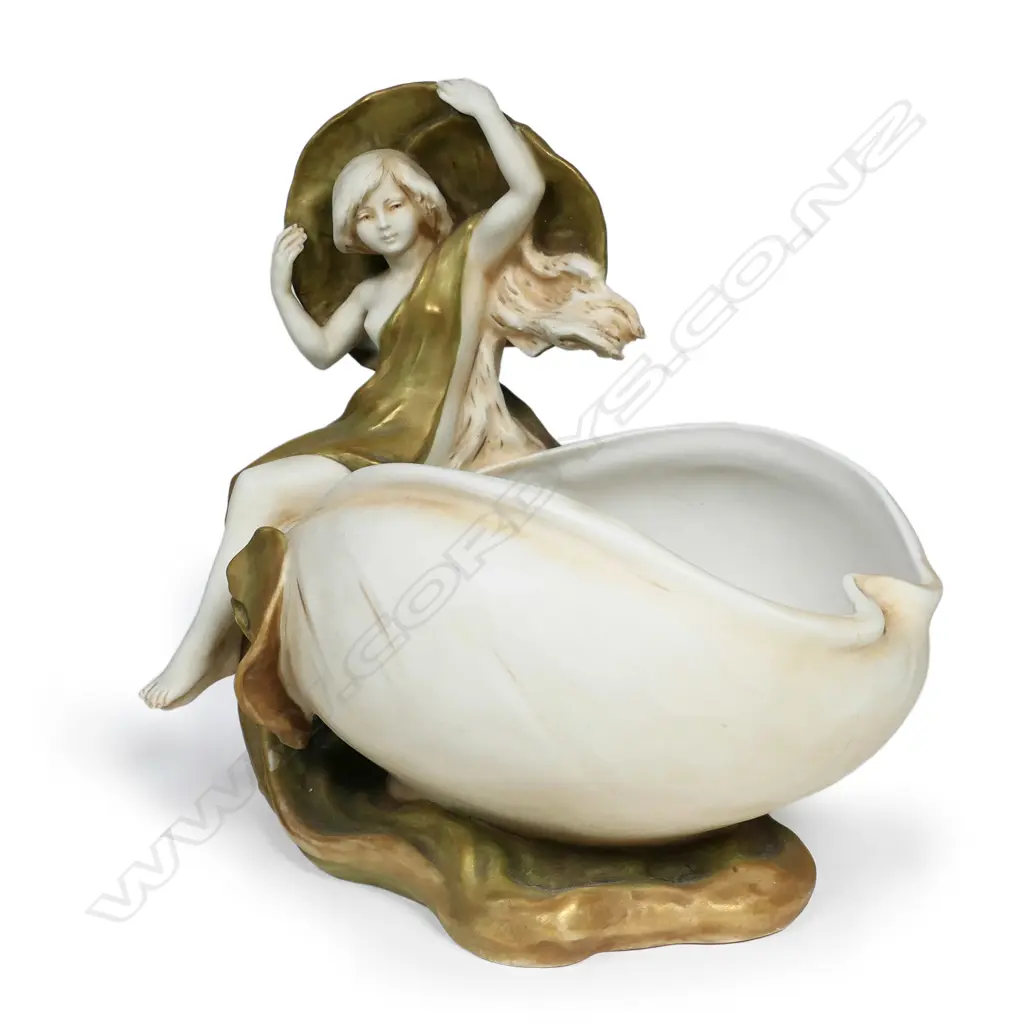A Royal Dux nymph bowl, Image 1++