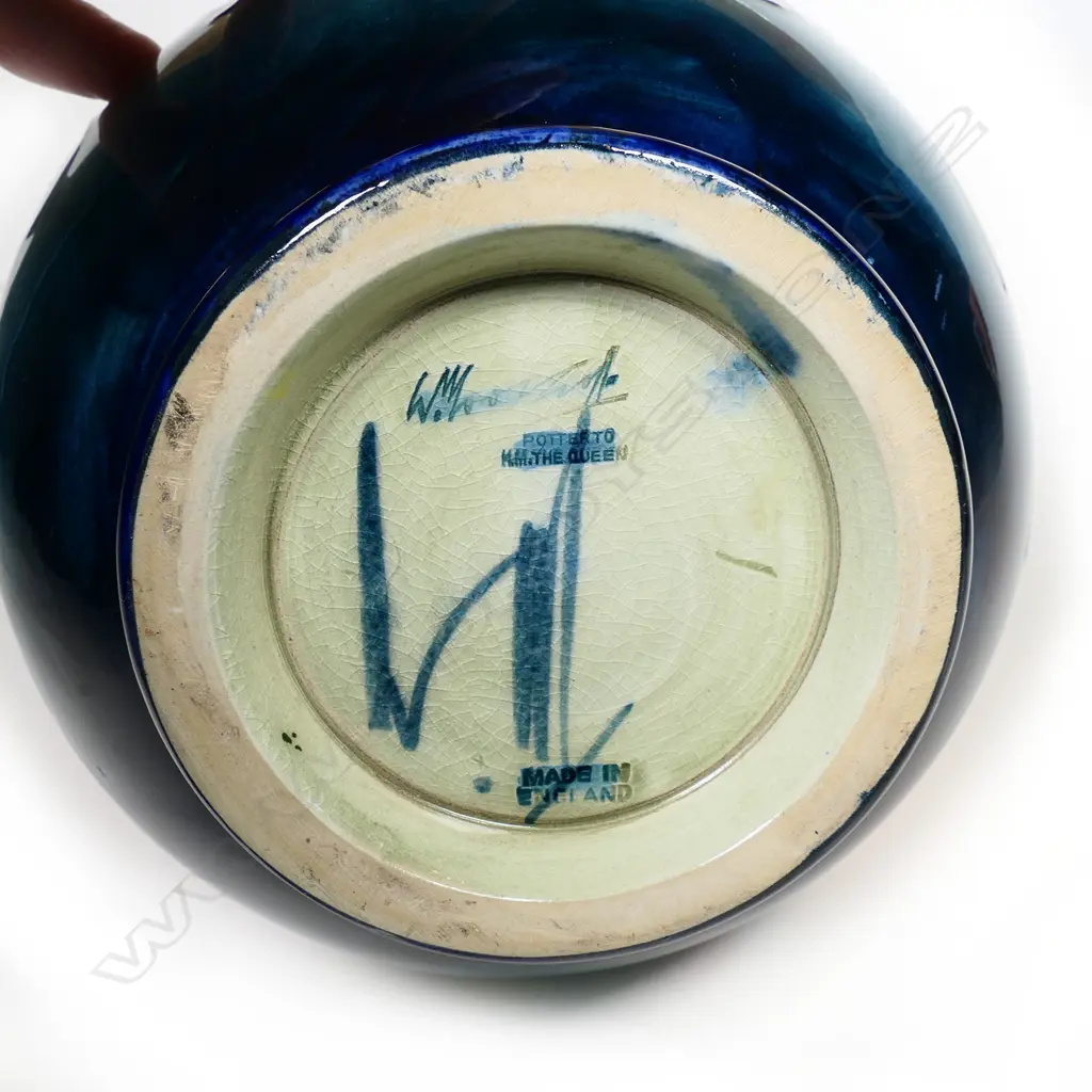 A large William Moorcroft vase, Image 1++
