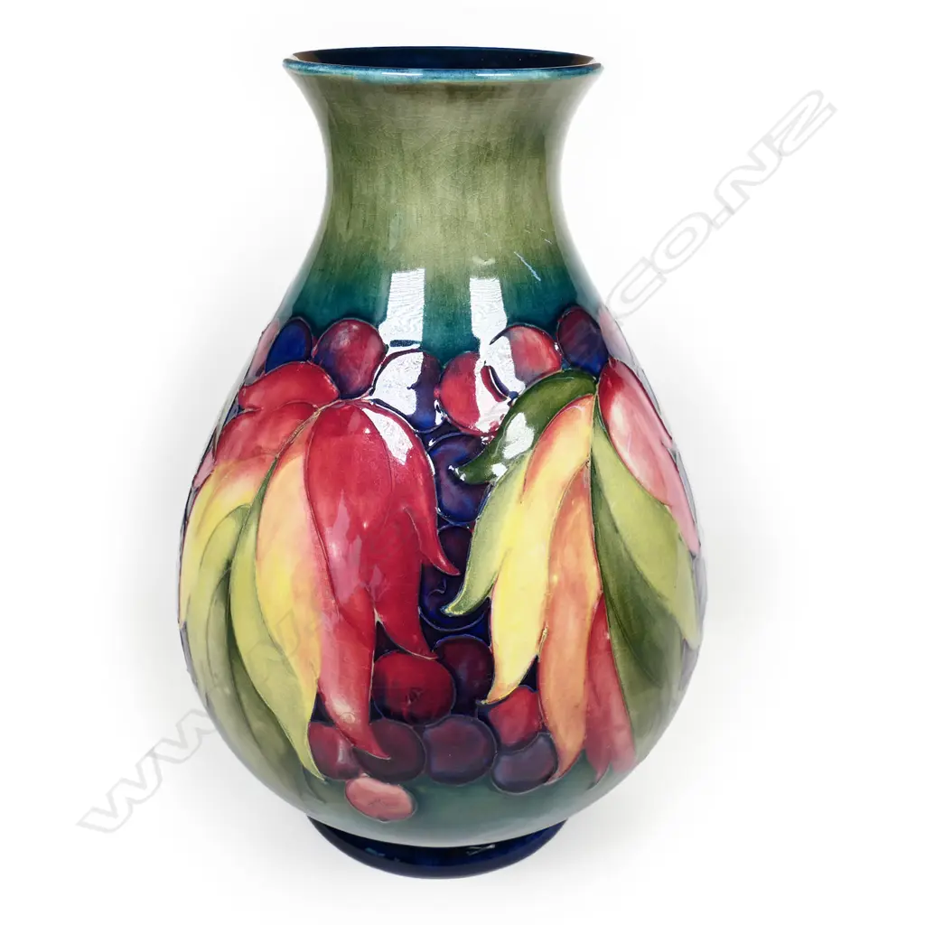 A large William Moorcroft vase, Image 1++
