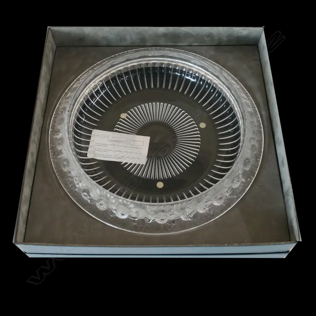 A large Lalique bowl, Image 1++