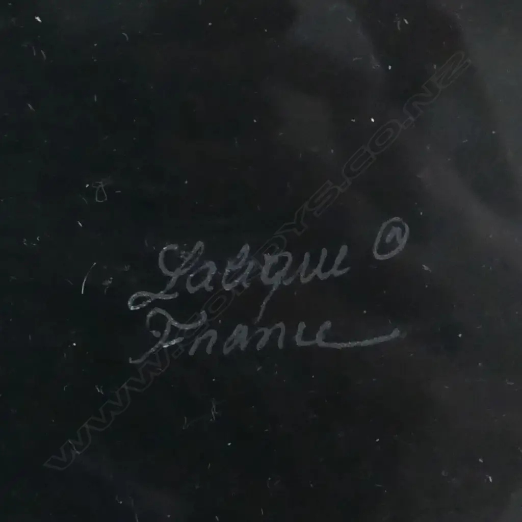 A large Lalique bowl, Image 1++