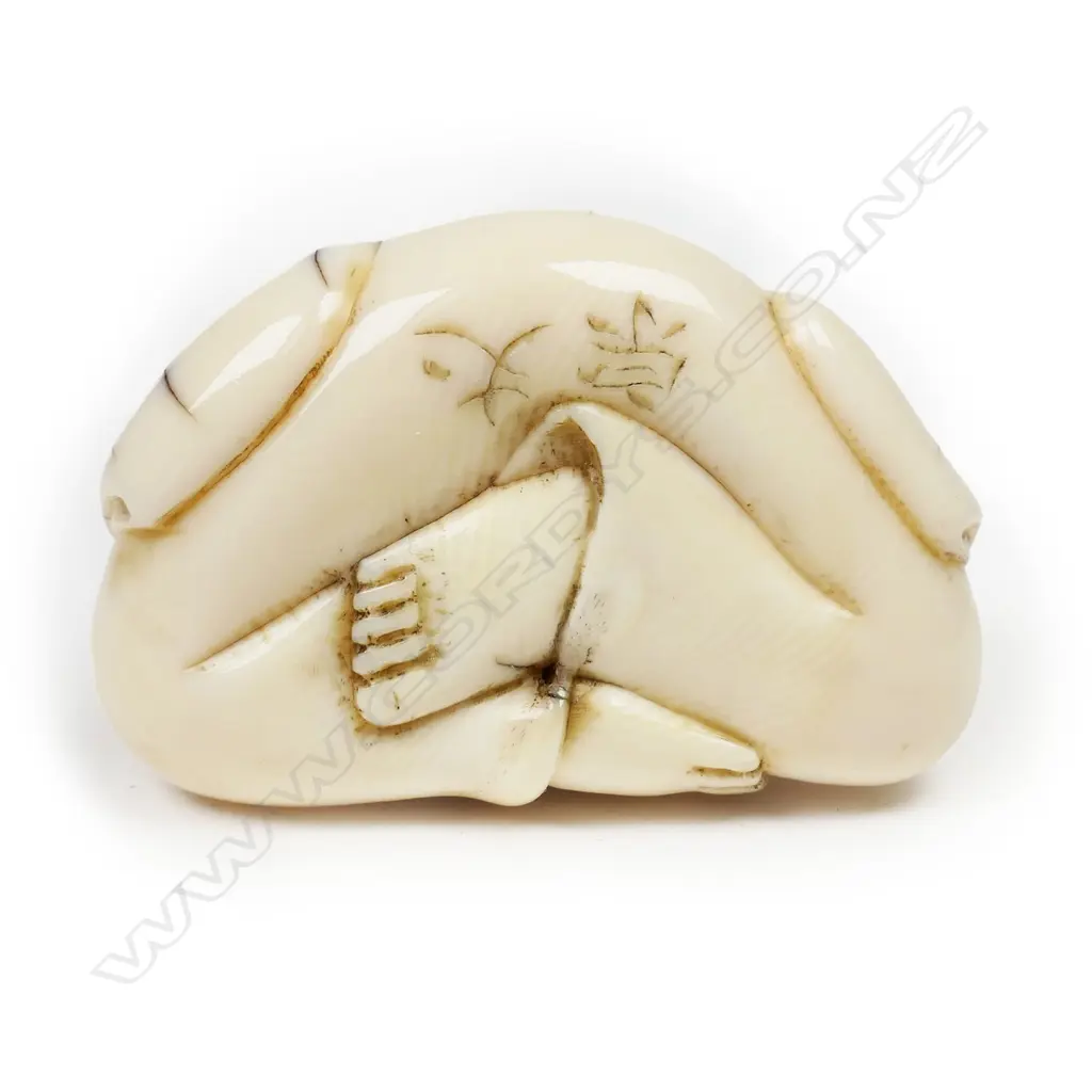 An old Japanese carved ivory netsuke of Daruma, Image 1++