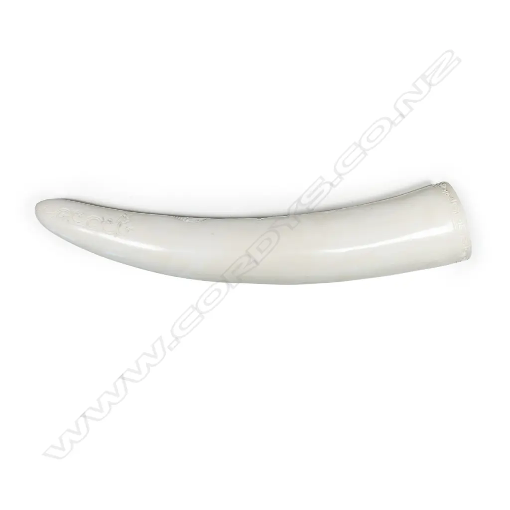 A carved ivory tusk, Image 1++
